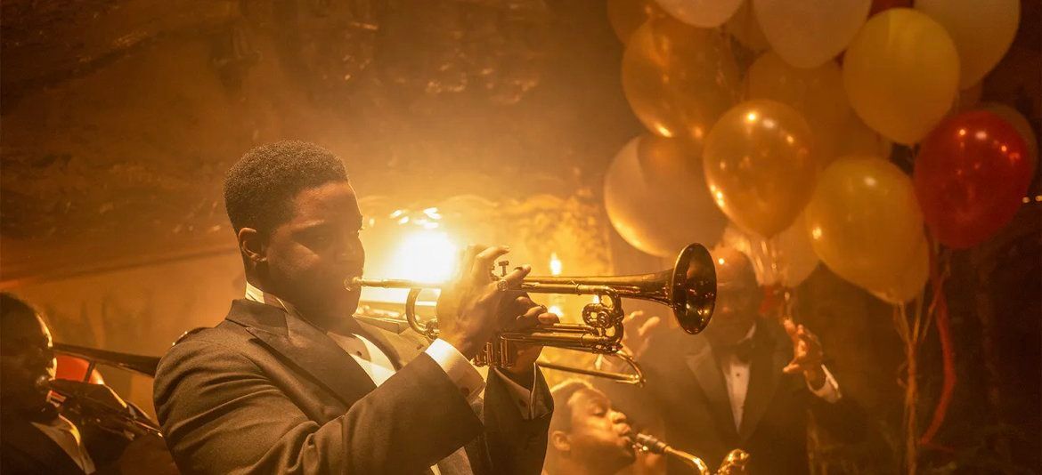Play it again, Sidney: Adepo blows a golden horn in Babylon / Photo: Paramount Pictures