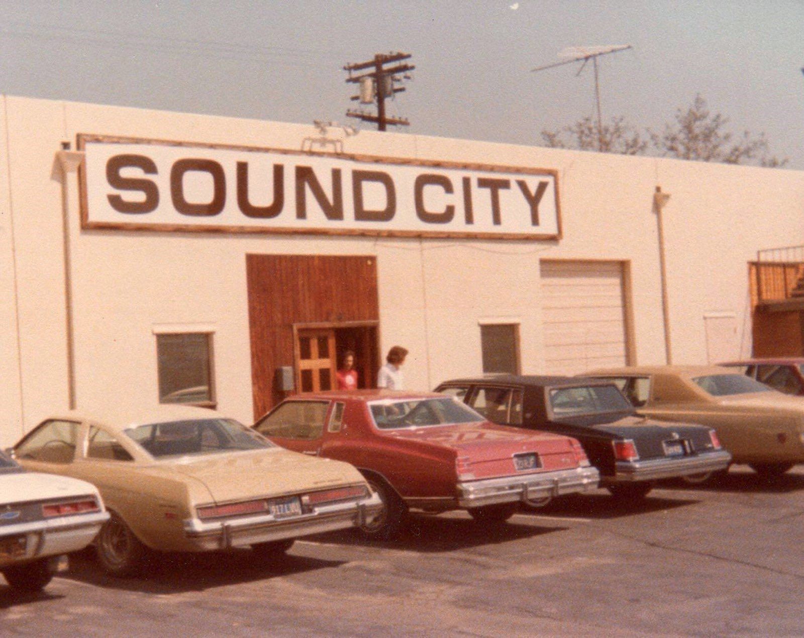 The unassuming front entrance of Sound City, circa 1979 / Photo courtesy of Roswell Films.